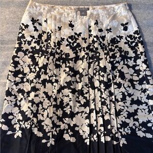 Ann Taylor Navy and Cream Floral A-Line Easter Skirt 100% SILK